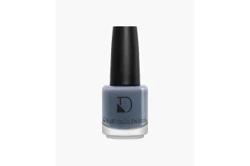 Manicure curata: smalti e strumenti essenziali