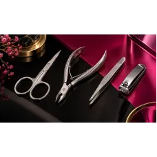 Kit manicure: forbici, tronchesi e pinzette Kit manicure: forbici, tronchesi e pinzette